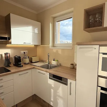 Brownie Design Apartment, Free Garage Parking Apartment Prag