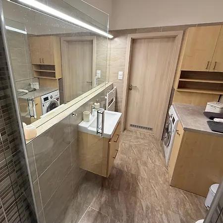 Brownie Design Apartment, Free Garage Parking *