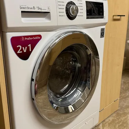 Brownie Design Apartment, Free Garage Parking פראג