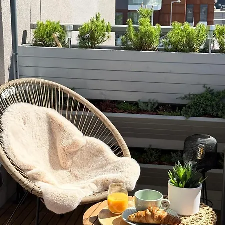 Brownie Design Apartment, Free Garage Parking Apartman