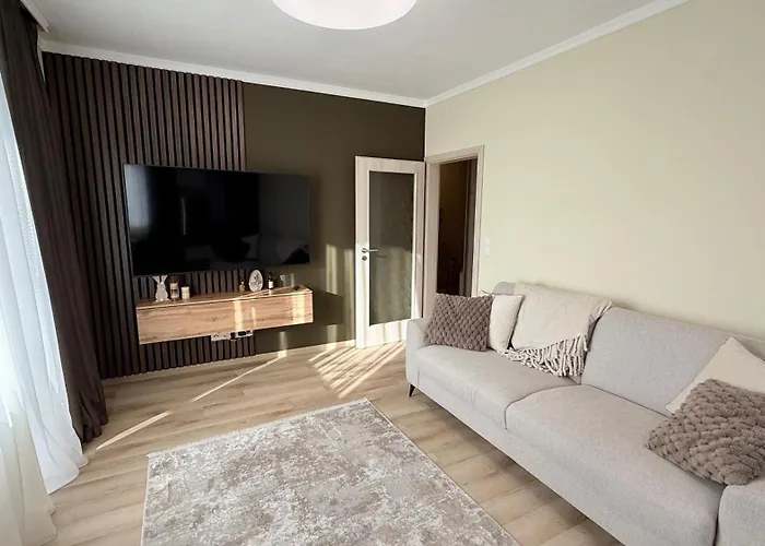 Brownie Design Apartment, Free Garage Parking