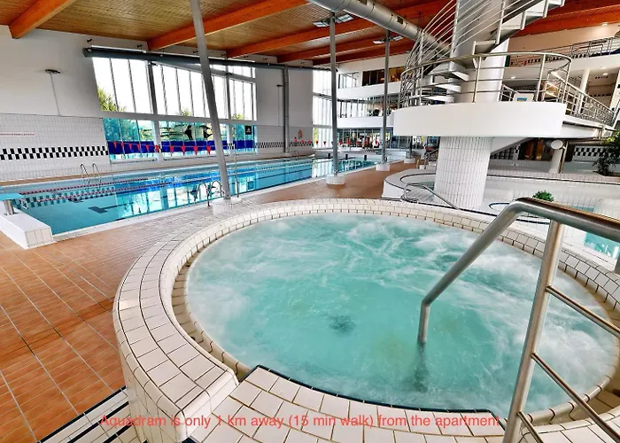 Brownie Design Apartment, Free Garage Parking Apartment *