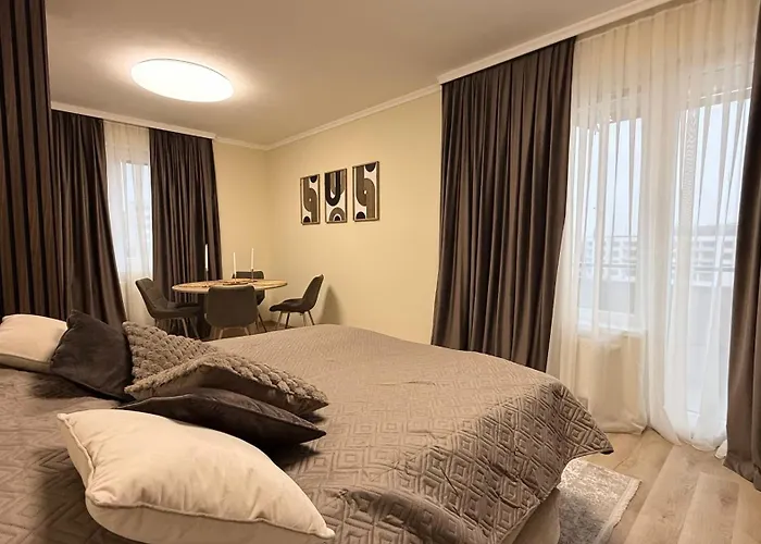 Apartment Brownie Design Apartment, Free Garage Parking