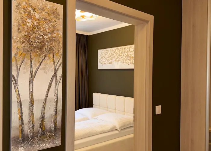 Brownie Design Apartment, Free Garage Parking Apartment