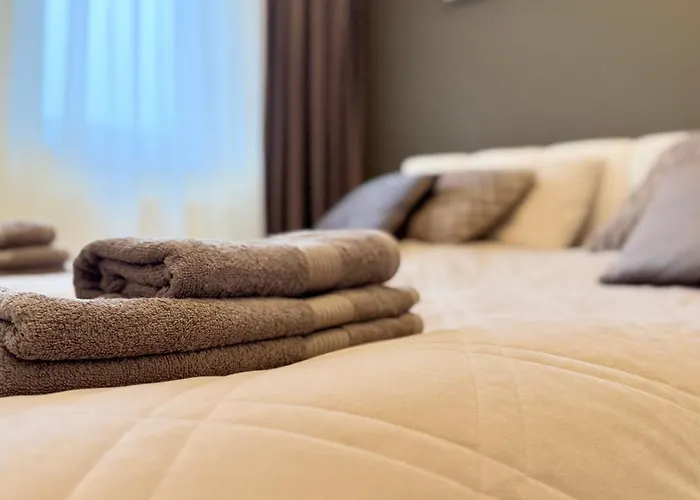 Brownie Design Apartment, Free Garage Parking