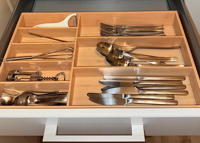 Brownie Design Apartment, Free Garage Parking *