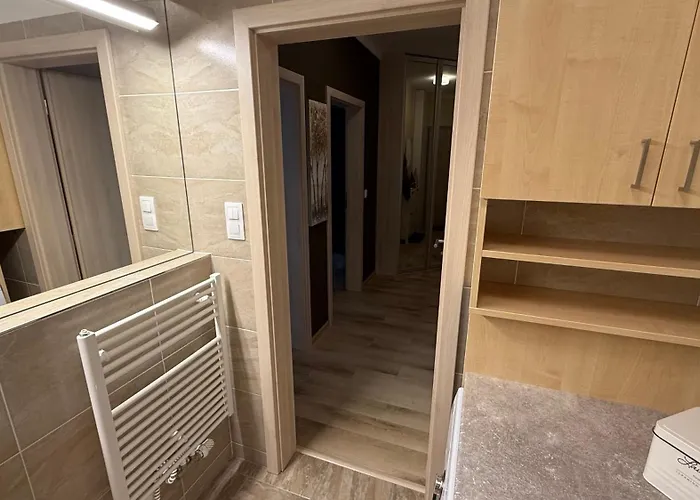 Brownie Design Apartment, Free Garage Parking *