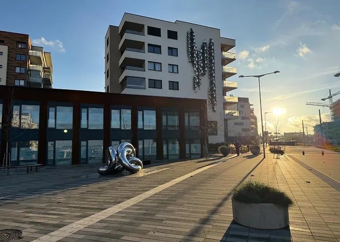 Apartment Brownie Design Apartment, Free Garage Parking