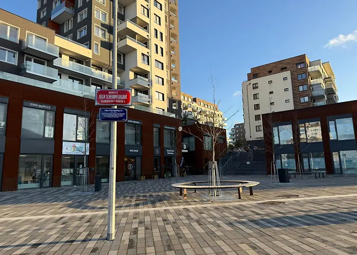 Apartment Brownie Design Apartment, Free Garage Parking