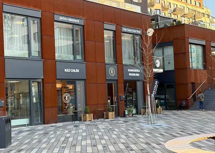 Apartment Brownie Design Apartment, Free Garage Parking