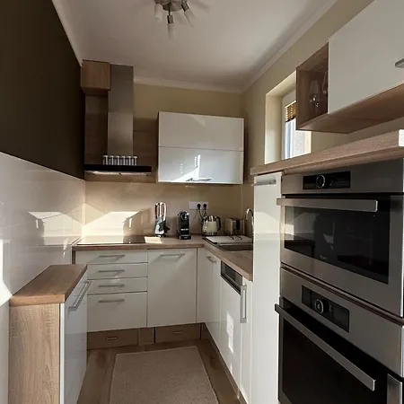 Brownie Design Apartment, Free Garage Parking